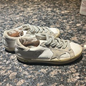 Golden Goose Kids Sneakers in White and Gray